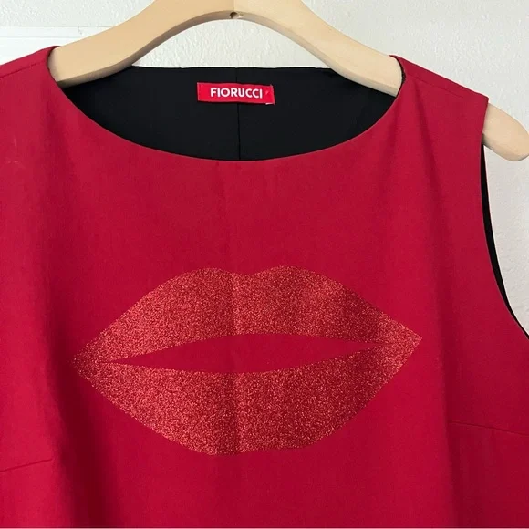 FIORUCCI red lips graphic boat neck sleeveless mini dress